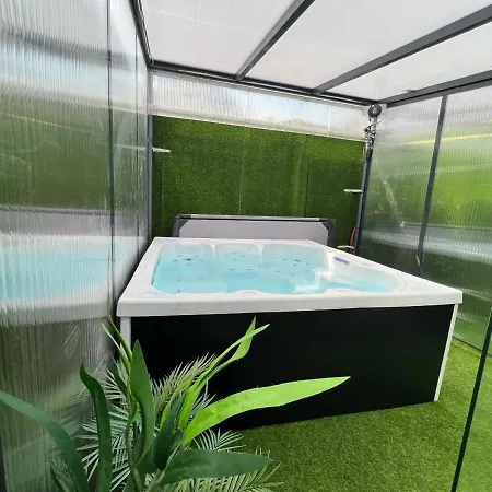 Capsule Ocean - Jacuzzi - Billard - Netflix - 2 Chambres - Cuisine Valenciennes Exterior photo