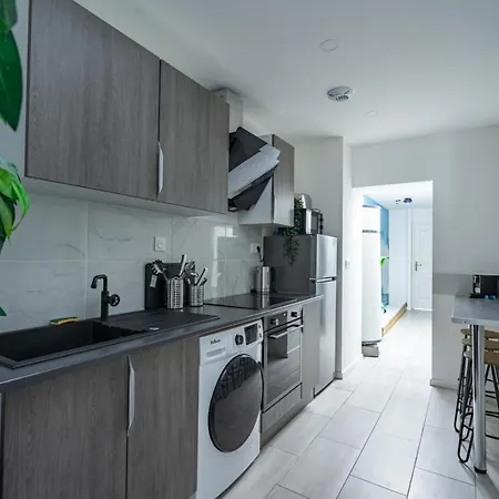 Capsule Ocean - Jacuzzi - Billard - Netflix - 2 Chambres - Cuisine Valenciennes Exterior photo