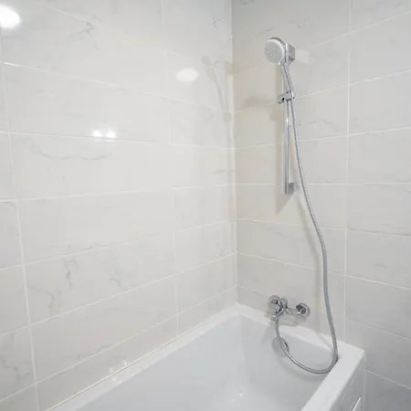 Capsule Ocean - Jacuzzi - Billard - Netflix - 2 Chambres - Cuisine Valenciennes Exterior photo