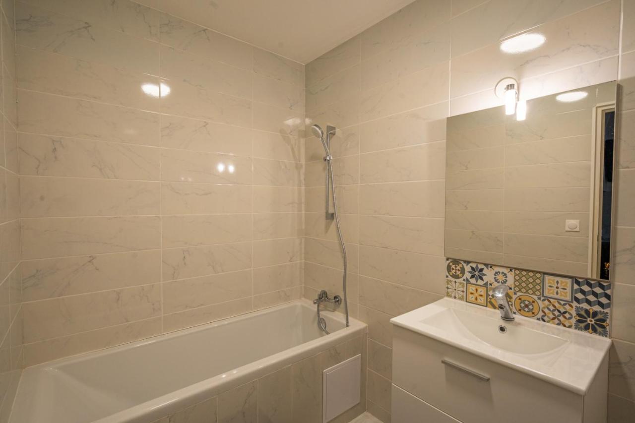 Capsule Ocean - Jacuzzi - Billard - Netflix - 2 - Cuisine Apartment Valenciennes