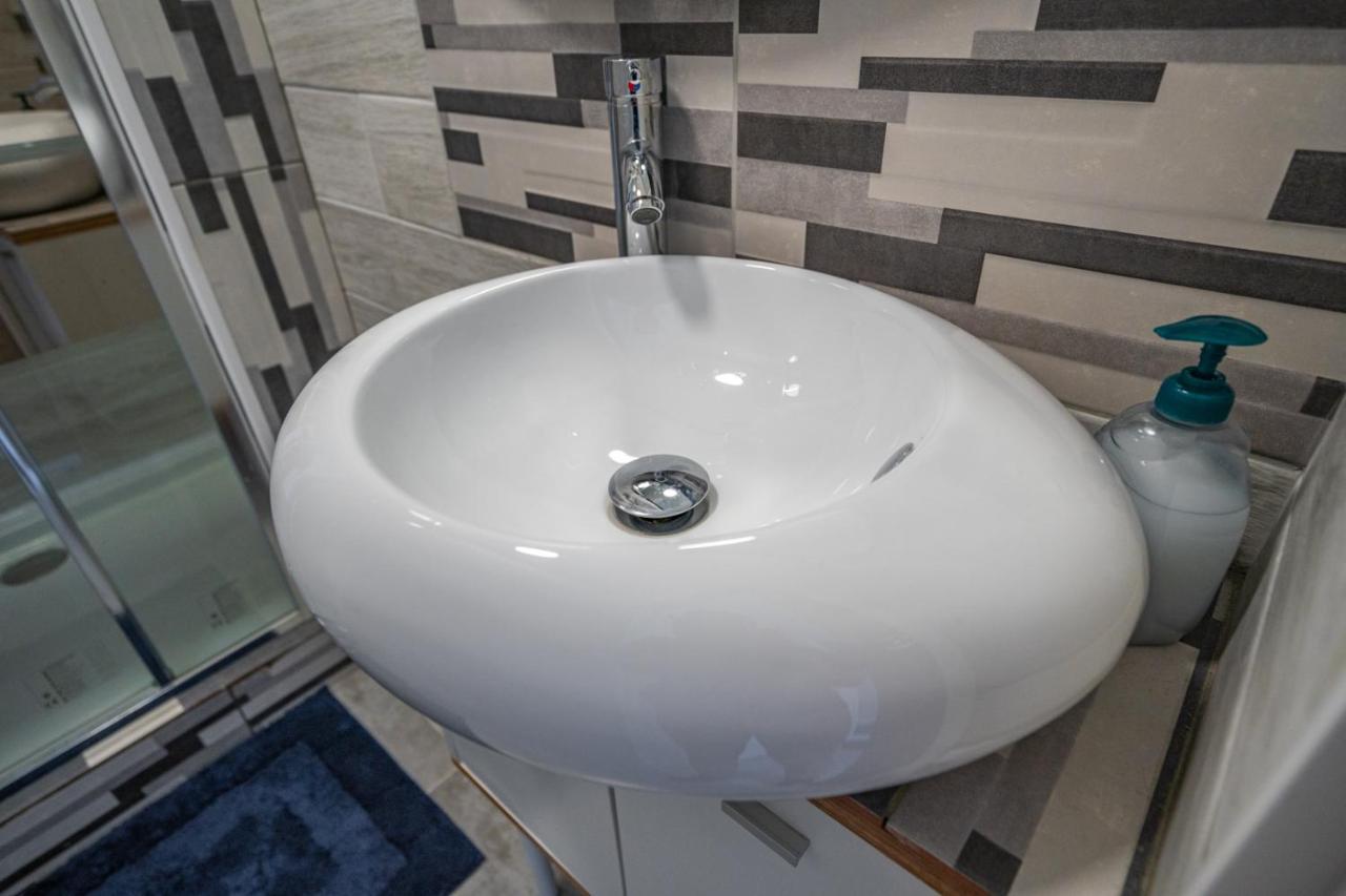 Capsule Ocean - Jacuzzi - Billard - Netflix - 2 - Cuisine